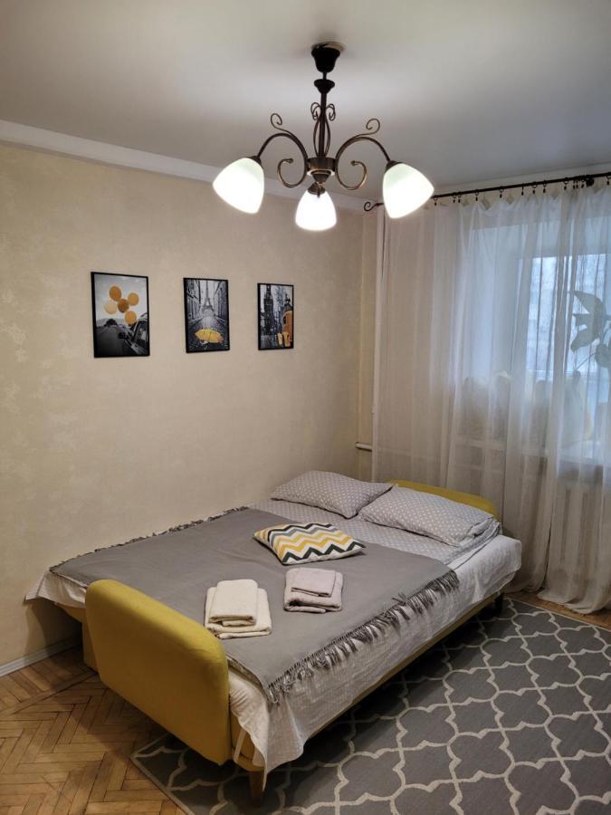 Sunflower Apartment Near Kiev Airport & Railway Station & Center City! ภายนอก รูปภาพ