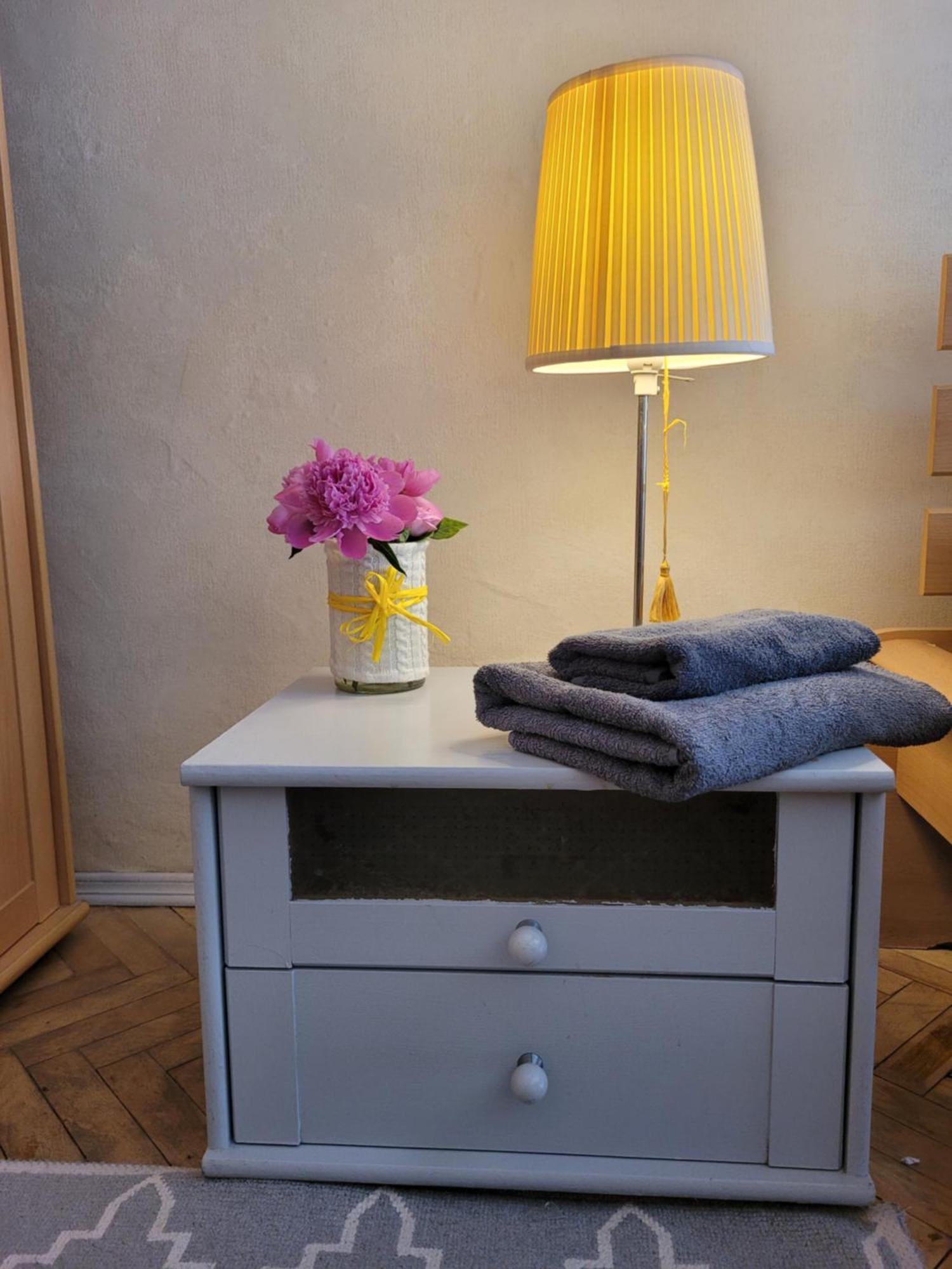 Sunflower Apartment Near Kiev Airport & Railway Station & Center City! ภายนอก รูปภาพ