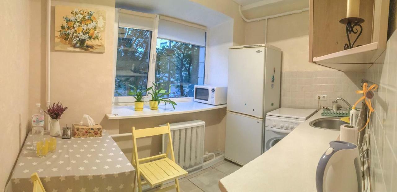Sunflower Apartment Near Kiev Airport & Railway Station & Center City! ภายนอก รูปภาพ