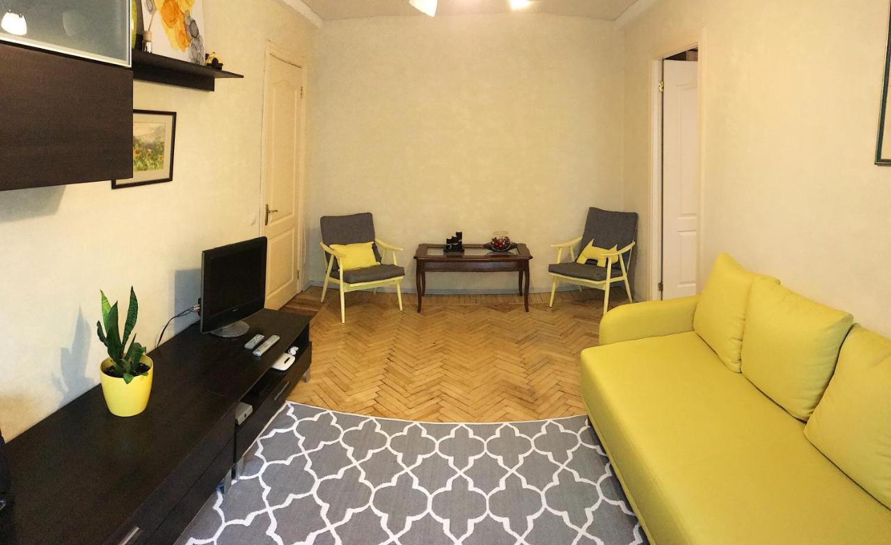 Sunflower Apartment Near Kiev Airport & Railway Station & Center City! ภายนอก รูปภาพ